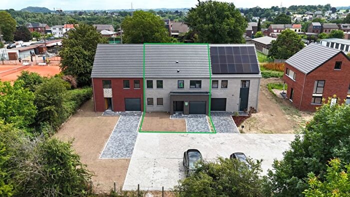 Maison 4 pièces à Rue Sabaré, Visé, à vendre