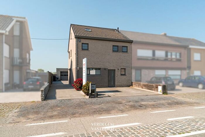 Maison 4 pièces à vendre à Ertveldesteenweg, OOSTEEKLO