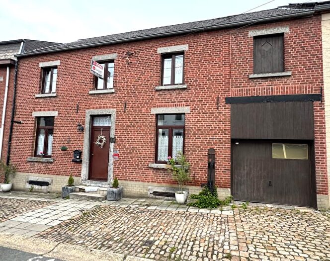 Maison 5 pièces à Rue Du Mont, OrpJauche, à vendre