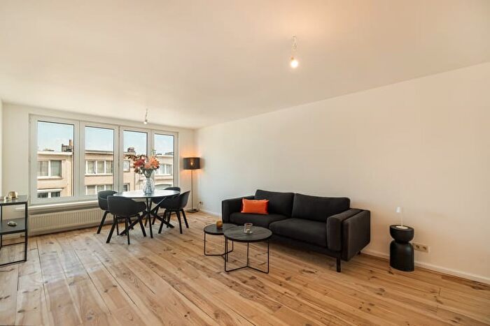 Frans Versmissenlaan, Deurne : Appartement 9 pièces à vendre