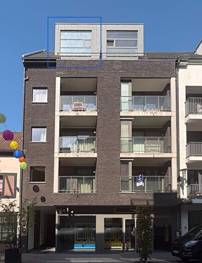Maison 10 pièces à louer à Tolpoortstraat, Deinze