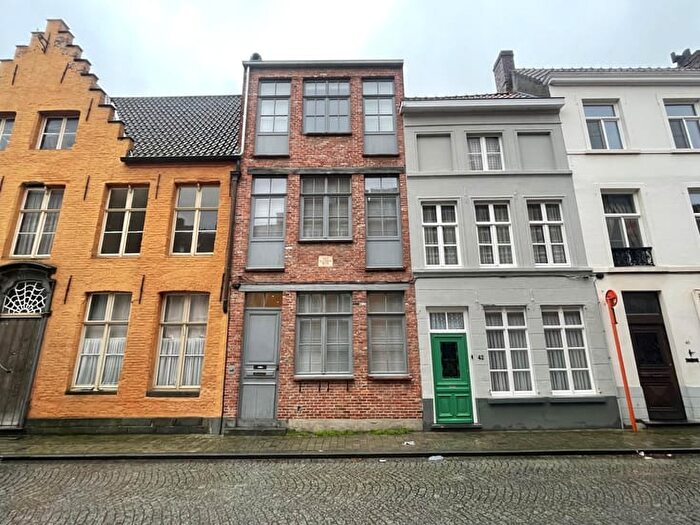 Witteleertouwersstraat, Brugge : Maison 9 pièces à louer