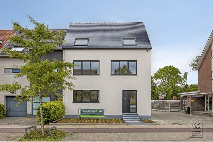 Schanslaan, BORSBEEK : Maison 5 pièces à louer