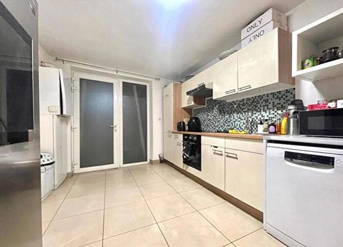 Place Ferrer, Gilly - Appartement 3 pièces à vendre
