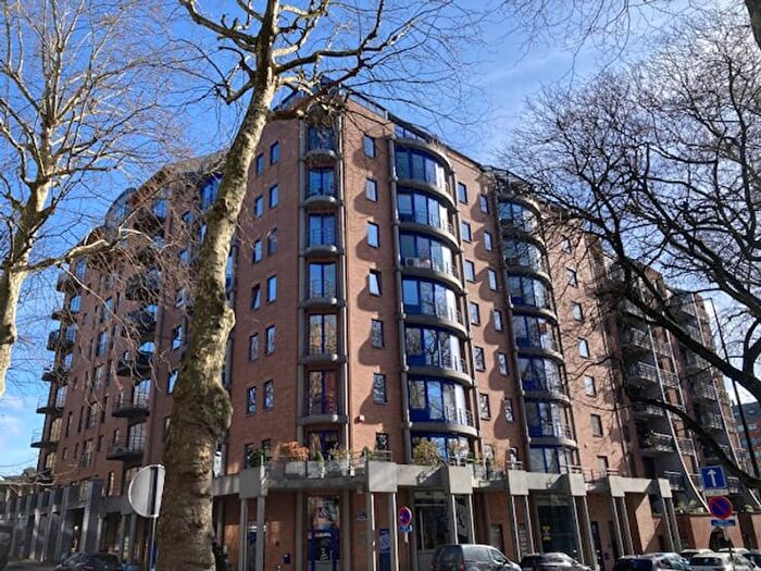 Appartement 3 pièces à vendre - Bd Alfred de Fontaine A, Charleroi