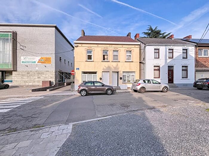 Maison 4 pièces à Rue de Tamines, Sambreville, à vendre