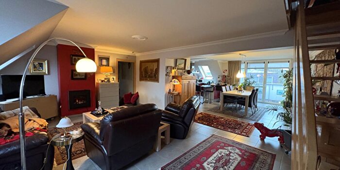 Appartement à Moeskroen, Henegouwen, à vendre