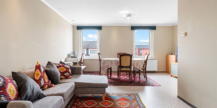 Grotstraat A, Paal : Appartement 2 pièces à vendre