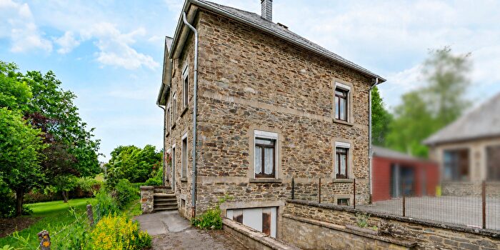 Maison 4 pièces à vendre à Rue de Redu, Porcheresse