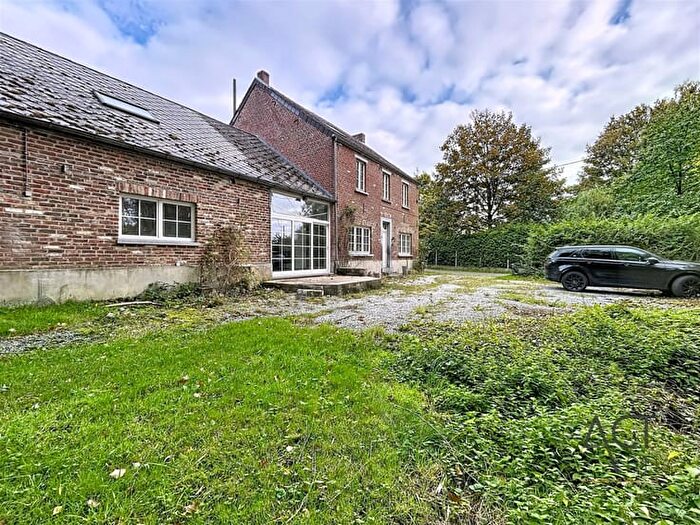 rue de la Cure, BEAUVECHAIN - Maison 5 pièces à vendre
