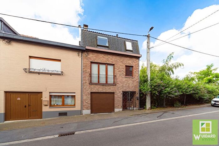 Rue Haute, Liège : Maison 3 pièces à vendre