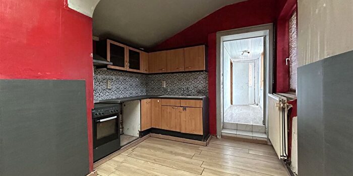 Place Louis Boel, Roucourt - Maison 3 pièces à vendre
