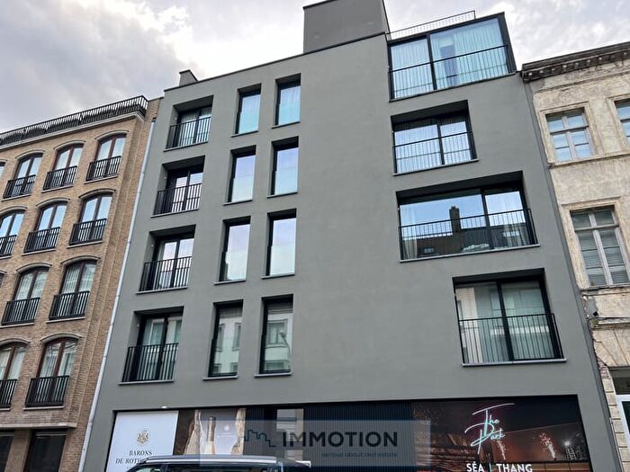 Koning Albertstraat, Kortrijk : Appartement 9 pièces à louer