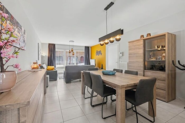 Appartement 2 pièces à Stationstraat, SintGillisWaas, à vendre