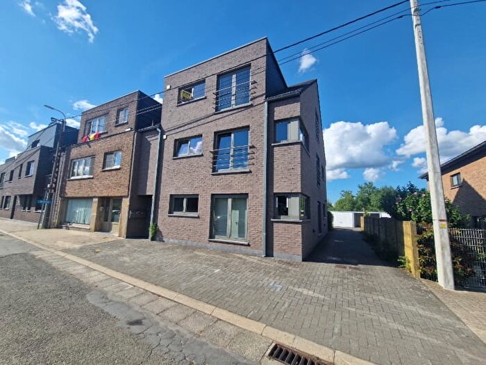 Appartement 3 pièces à Winningstraat, SintGillisDendermonde, à louer