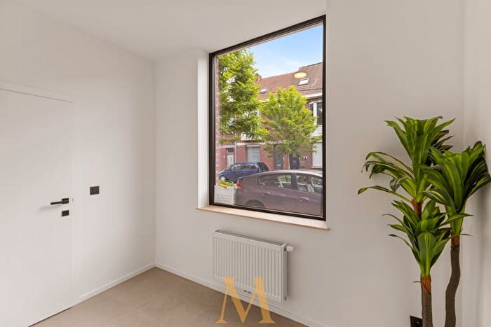 Maison 10 pièces à vendre à Antoon Van Dycklaan, Kortrijk