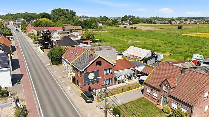 Molenstraat, BERLARE : Maison 6 pièces à vendre