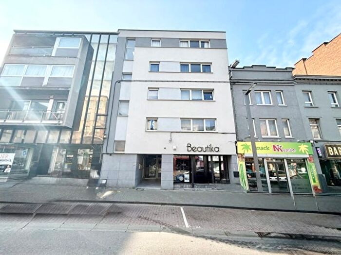 Rue Sylvain Guyaux, La Louvière - Appartement 8 pièces à vendre