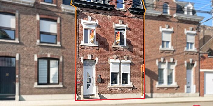 Maison 4 pièces à vendre à GrandRoute, Flémallehaute