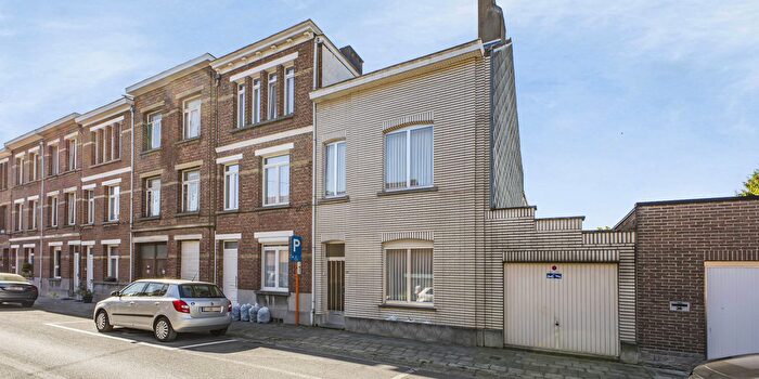 Maison 3 pièces à Drogenbosstraat, SintPietersLeeuw, à vendre