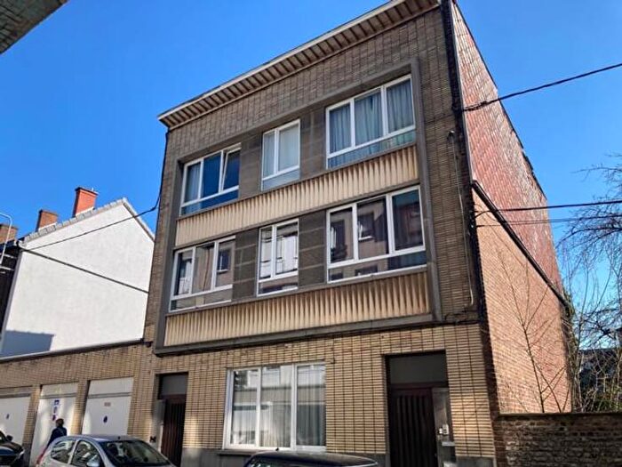 Maison 6 pièces à Rue Dourlet, Charleroi, à vendre