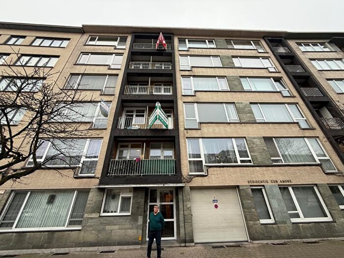 Appartement 7 pièces à louer à Luitenant Lippenslaan, Borgerhout