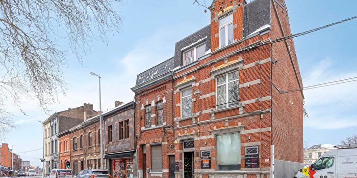Place Albert er, MontigniessurSambre - Maison 5 pièces à vendre