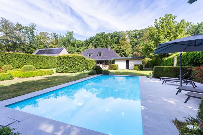 Maison 4 pièces à Kalmthoutsesteenweg, Kapellen, à vendre