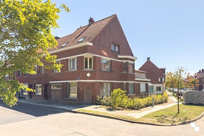 Lendeleedsestraat, Izegem : Maison 20 pièces à vendre