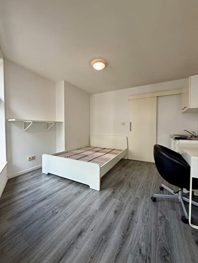 Place Xavier Neujean, Liège - Appartement 2 pièces à louer