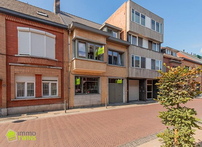 Maison 7 pièces à OnzeLieveVrouwstraat, à vendre