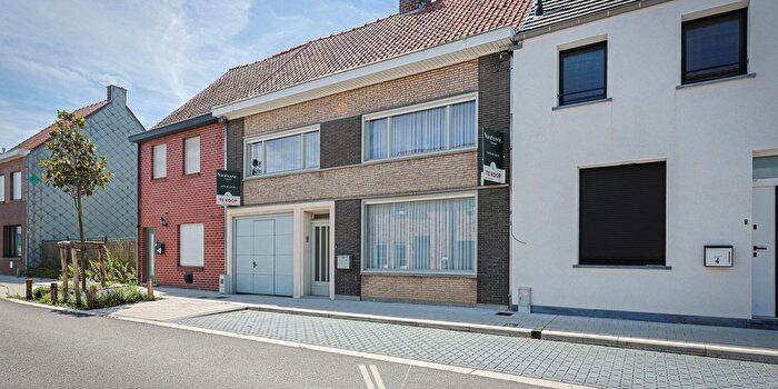 Maison 3 pièces à Kerkhofstraat, Roeselare, à vendre