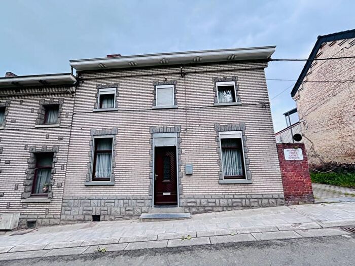 Maison 3 pièces à Rue NotreDame, Morlanwelz, à vendre