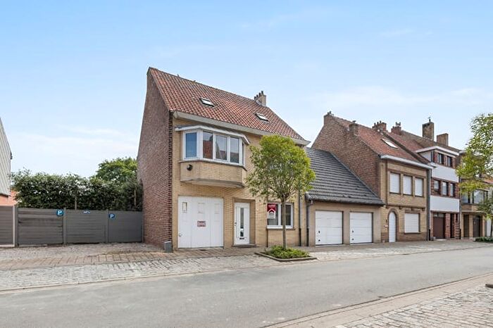 Maison 4 pièces à vendre à Ambachtstraat, De Panne
