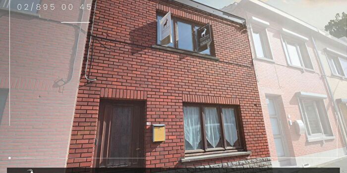 La Louvière, Henegouwen : Maison 2 pièces à vendre