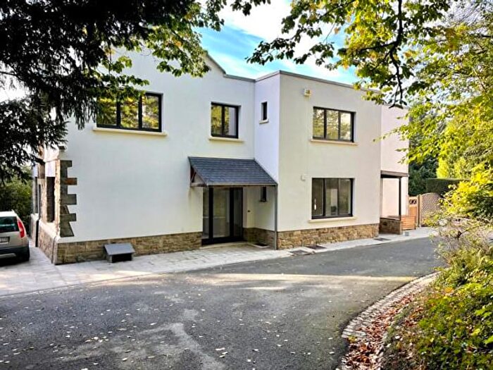 Maison 5 pièces à avenue Ernest Solvay A, LA HULPE, à louer