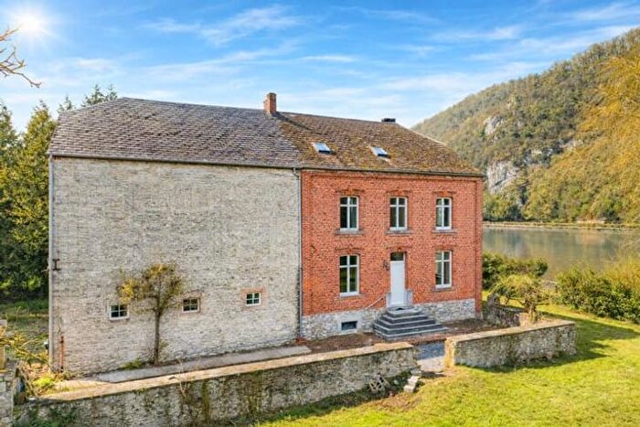 Maison 4 pièces à Rue du Centenaire, Hastière, à vendre