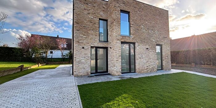 Maison 5 pièces à Demyttenaerelaan, SintIdesbald, à vendre