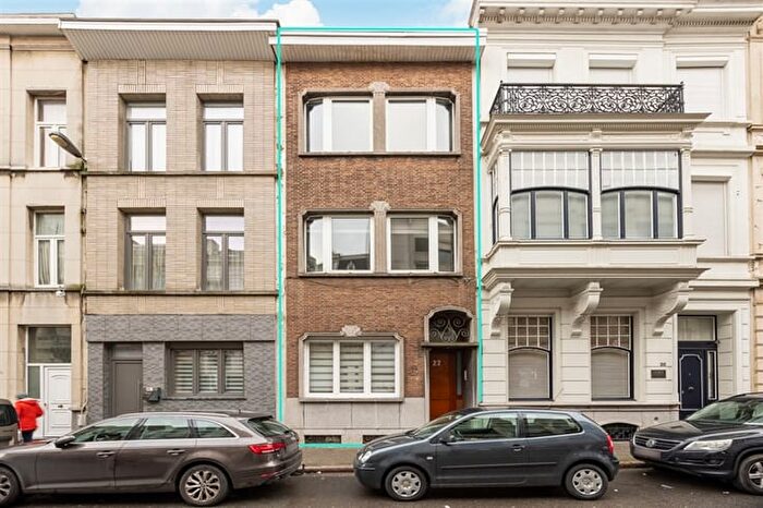 Jaak De Braeckeleerstraat, BORGERHOUT - Maison 4 pièces à vendre