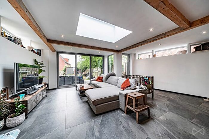 Rue du Calvaire, Loverval : Maison 12 pièces à vendre