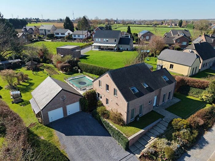 Rue Baloe, OUPEYE : Maison 5 pièces à vendre