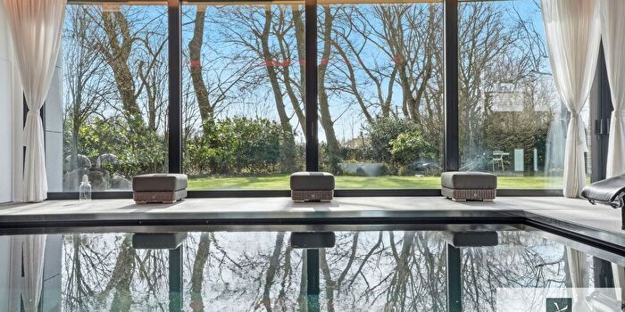 Maison 4 pièces à Elzenlaan, SintIdesbald, à vendre