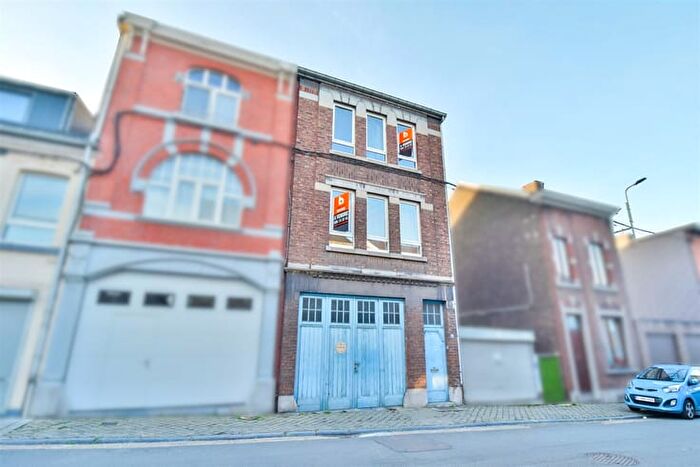 Maison 3 pièces à Rue de l'Echelle, SERAING, à vendre