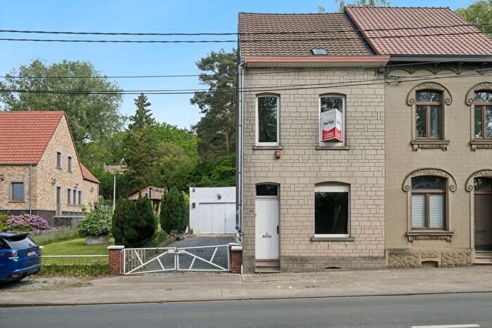 Chaussée de Tubize, BraineL'alleud : Maison 3 pièces à vendre