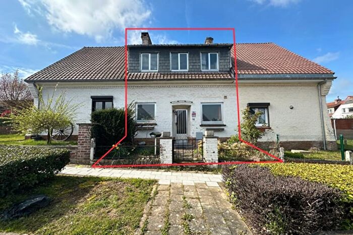 rue des Trois Fontaine n, Marcinelle : Maison 8 pièces à vendre