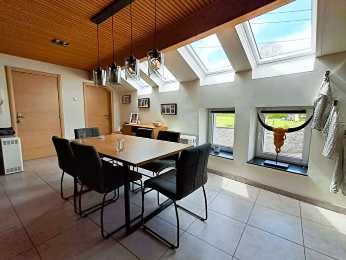 Appartement 5 pièces à Rue Des Combattants, Léglise, à vendre
