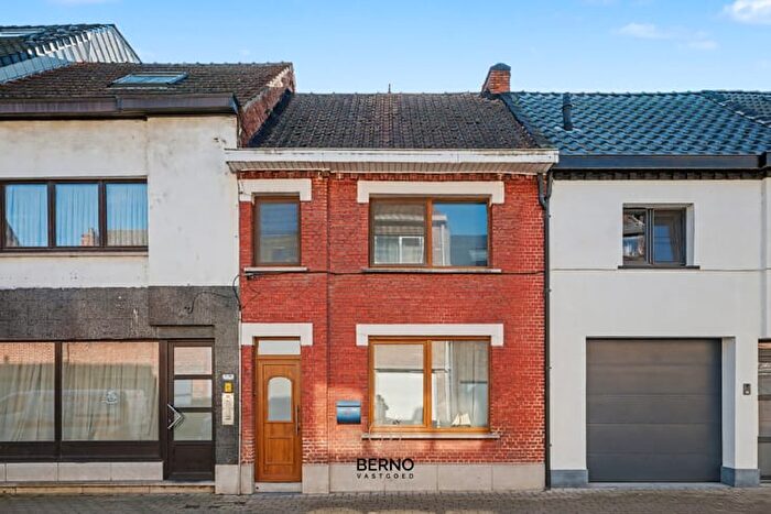 Pastoor Claeysstraat, SintGillisDendermonde : Maison 8 pièces à vendre