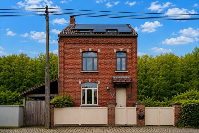 Maison 4 pièces à Avenue des Combattants, Genappe, à vendre