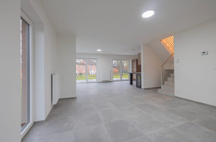 Rue Brisée b, Mons : Maison 4 pièces à louer