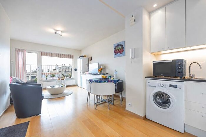 Appartement 5 pièces à Koningsstraat, Oostende, à vendre